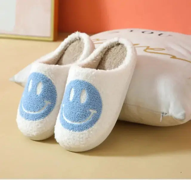 Cute Smile Pattern Fluffy Slippers - KIMDRE